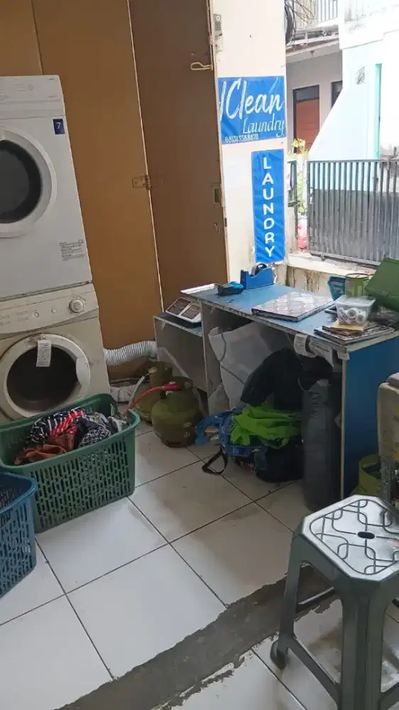Pegawai laundry