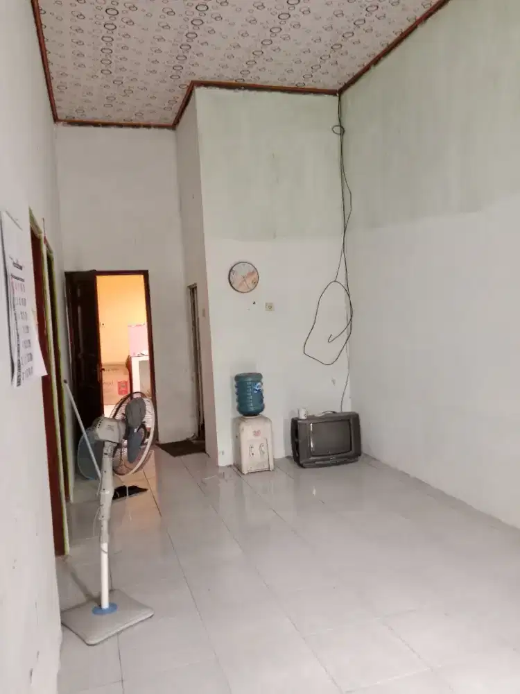 Disewakan rumah tinggal lokasi strategis di kota rembang
