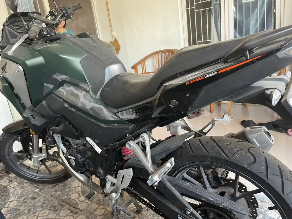 Honda CB150R ABS 2022 - Mulus , Rawatan Resmi, Rem Aman Anti Selip!