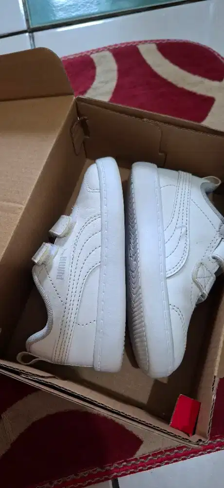 Jual sepatu bekas anak merk puma baru beberapa kali pake