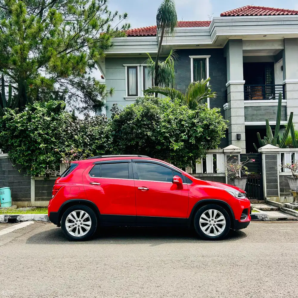 Jual Chevrolet Trax LTZ Turbo Matic 2017 Low KM No Minus
