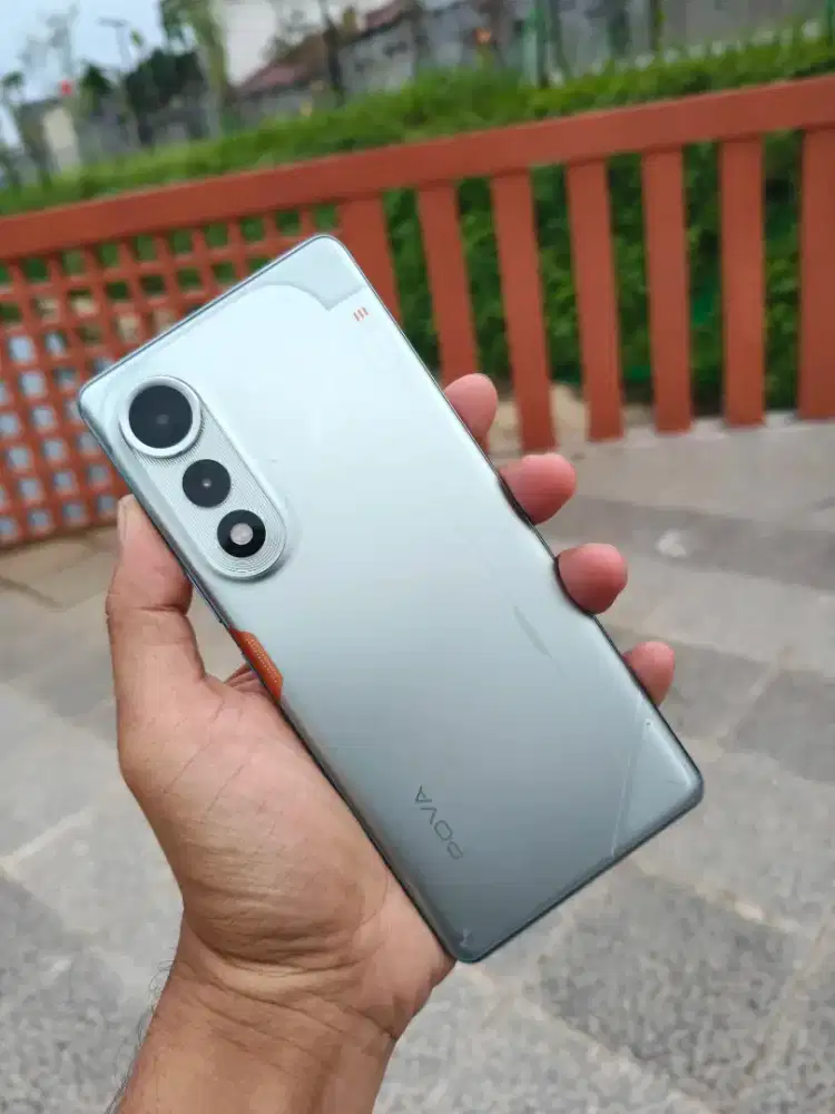 Tecno Pova Curve 5G 8/256 Silver