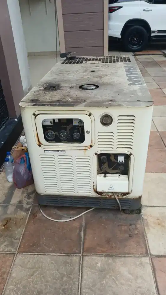 Menerima genset rusak