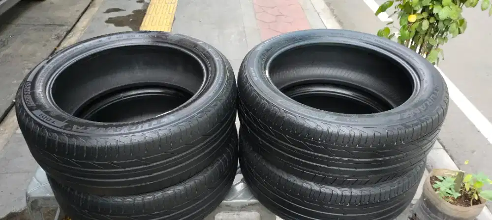 4ban BMW X1 225/50/R18  Bridgestone Turanza RFT nik 2023 hub Wa gan