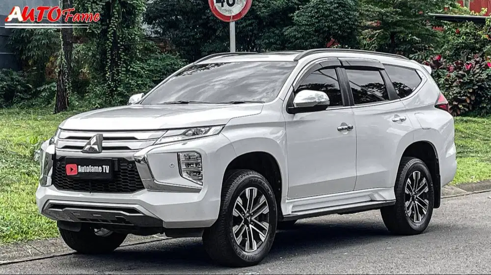 Mitsubishi Pajero Sport Dakar 4x2 AT NIK 2022 White On Black Sunroof
