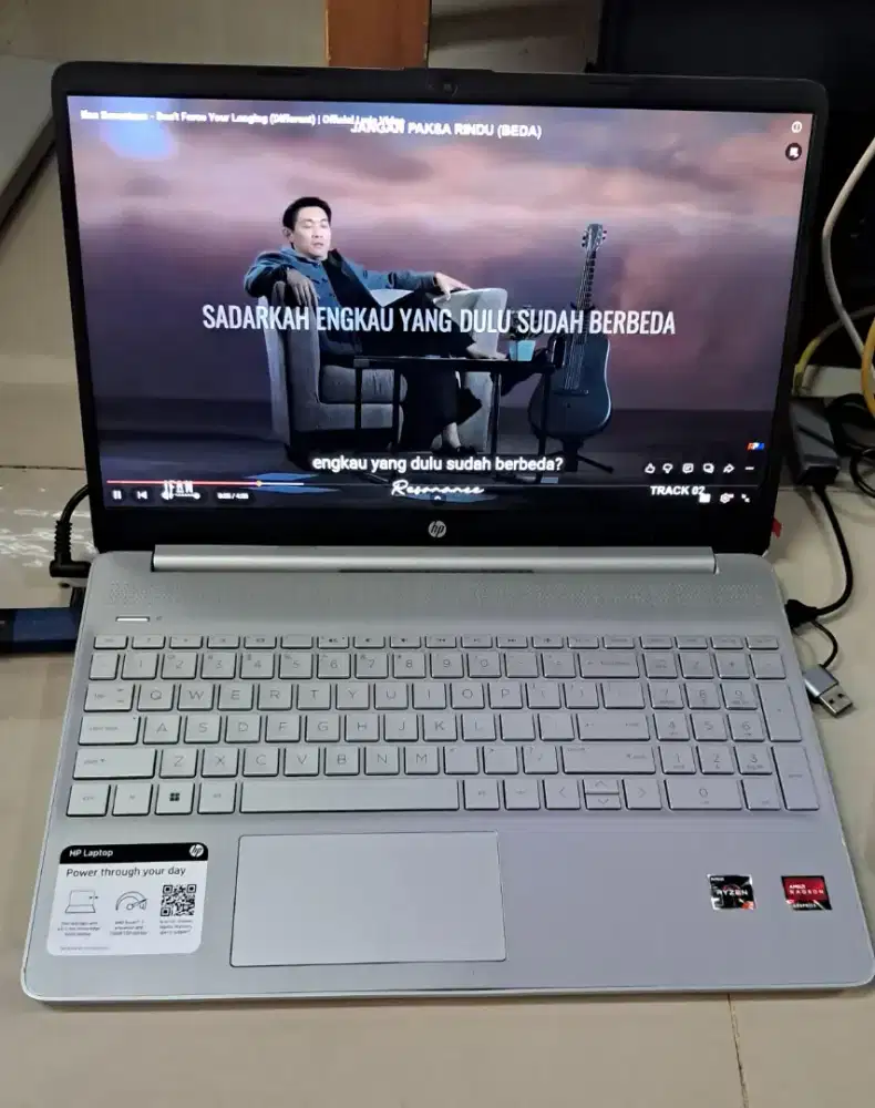Laptop HP 15-EF1 Ryzen 3 3250u Ram 8 SSD 128 Slim Ringan