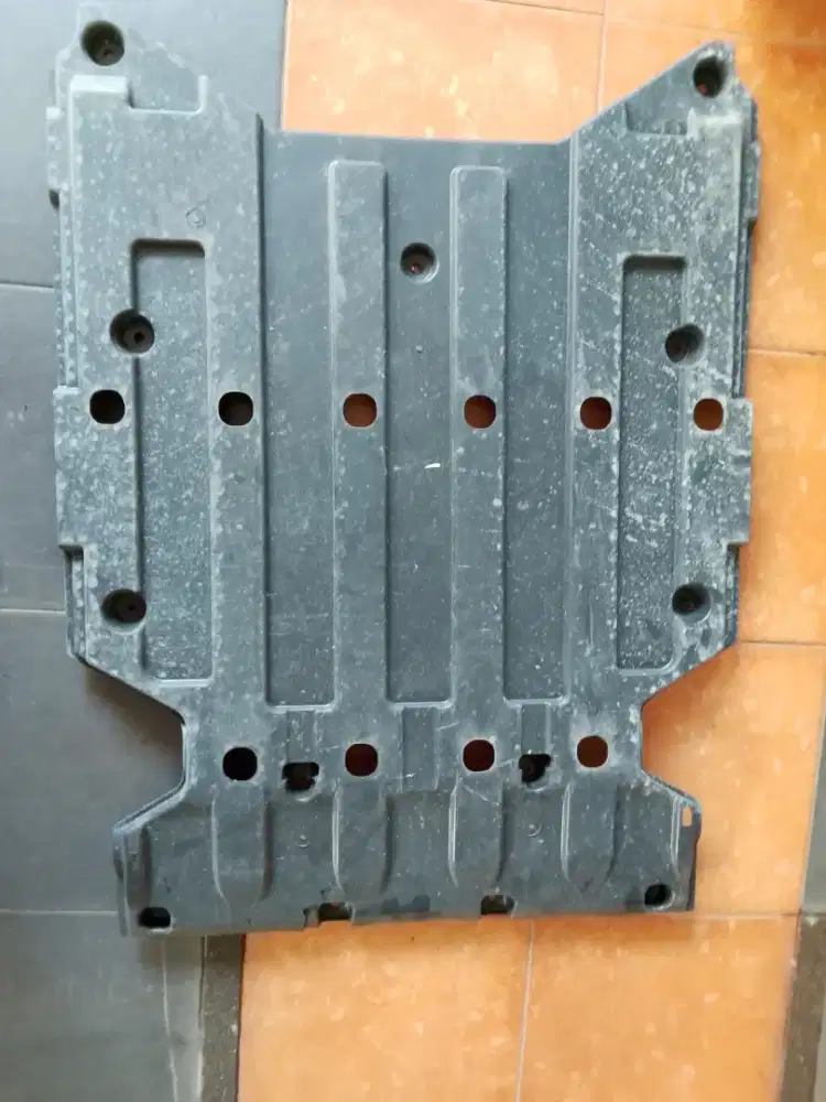 Under body cover / skid plate wuling binguo