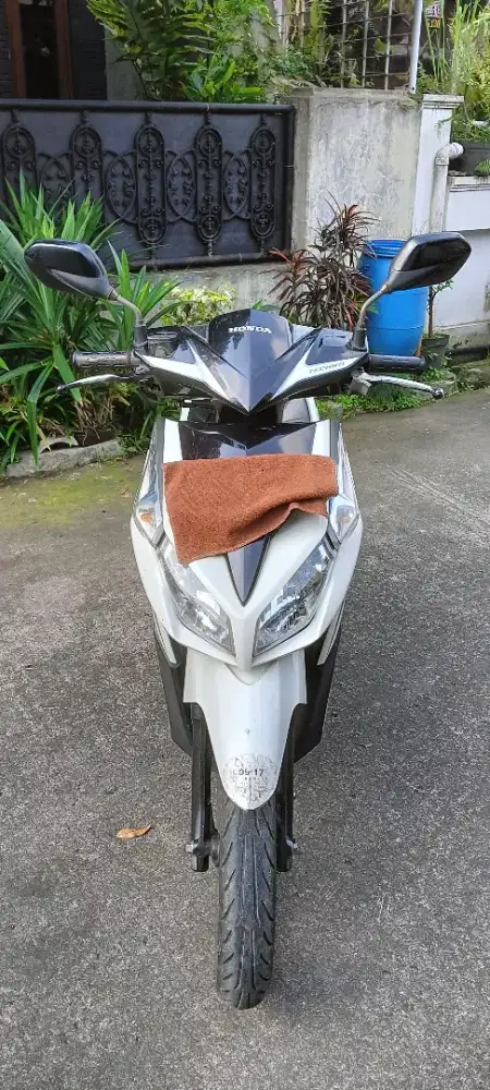 Vario Tecno 2010 , 110cc , surat lengkap , pajak telat 1kali