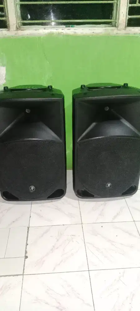 Speaker aktif 15 inci merk mackei thump