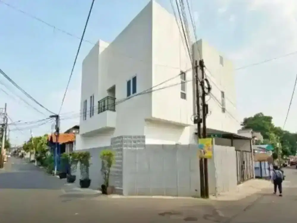 COCOK BANGET DIJUAL  Rumah Mewah Baru Kebon Baru – Halaman Luas & Jalan 2 Mobil