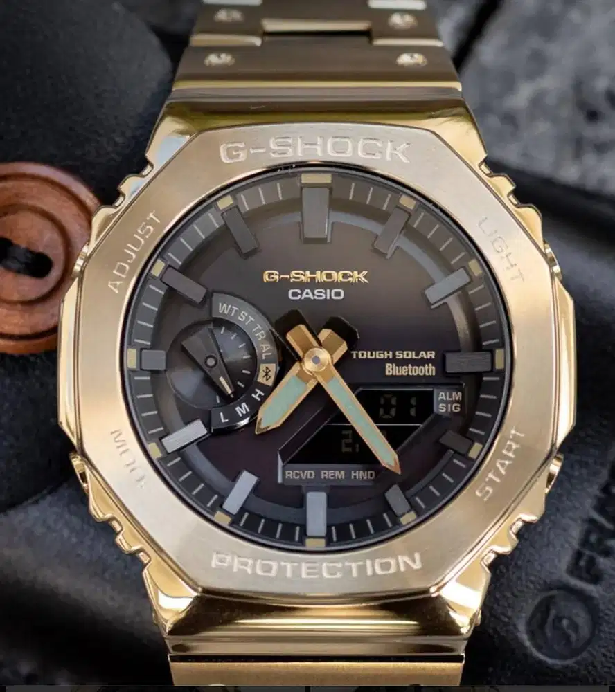 CASIO (G Shock GM-B2100GD-9A )