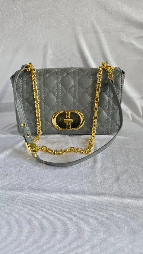 CARO MEDIUM BAG IN GREY CANNAGE CALFSKIN GHW
