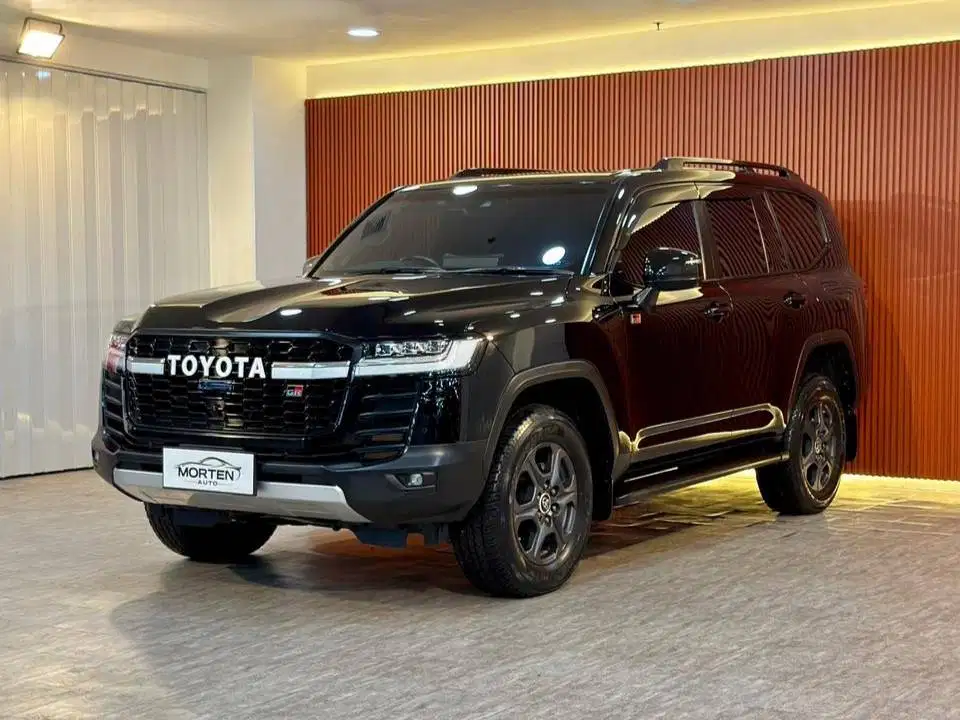 [Super Low Km 11 rb] Toyota Land Cruiser 3.3L 300 GR Sport 2023