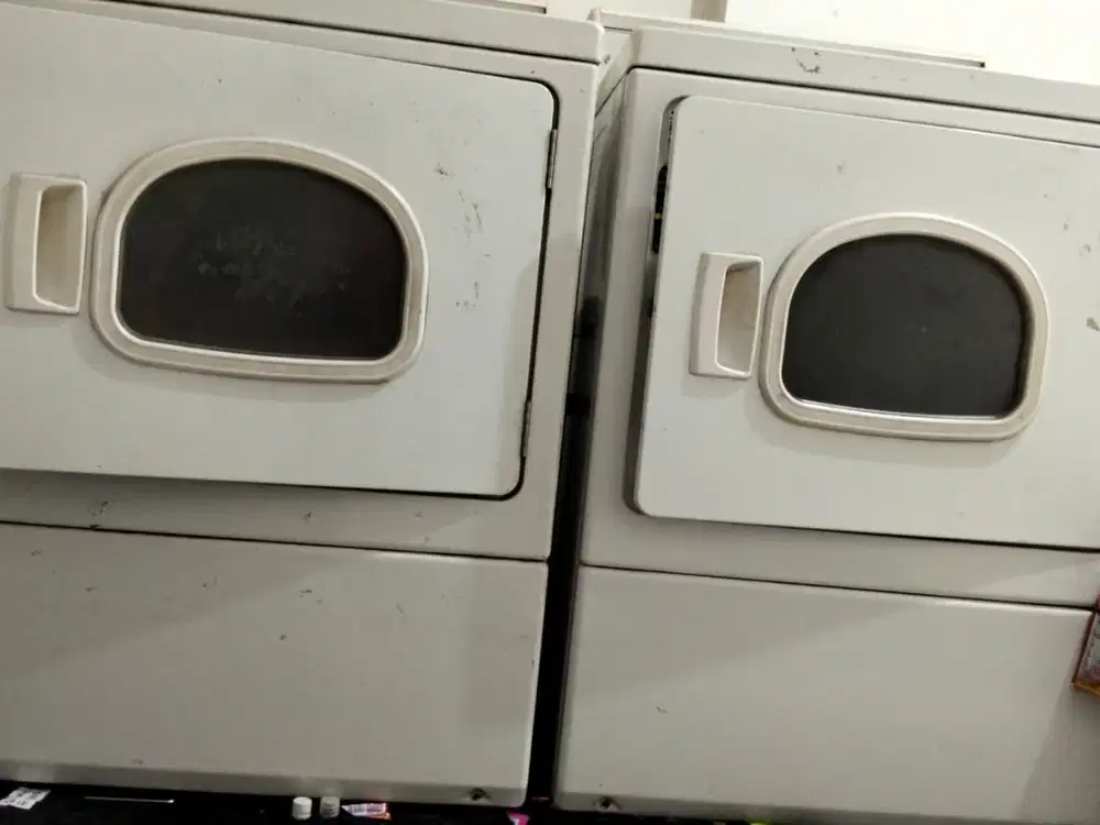 Jual cepat mesin pengering Laundry Speed Queen.