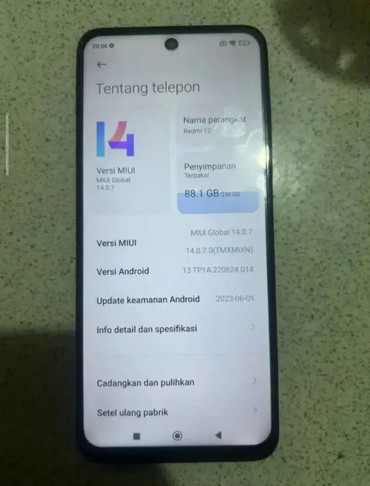 BU REDMI 12 8/256 MULUS HP + CHARGER