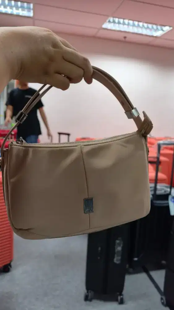 Tas Samsonite Sling Bag Wanita