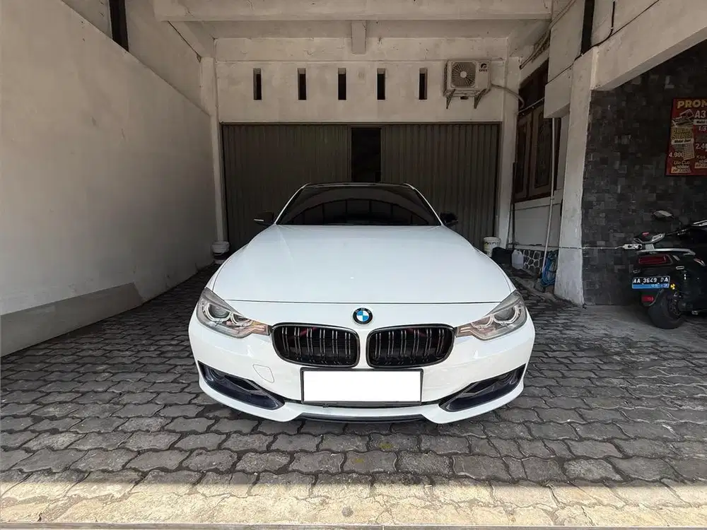 BMW 320i F30 2013