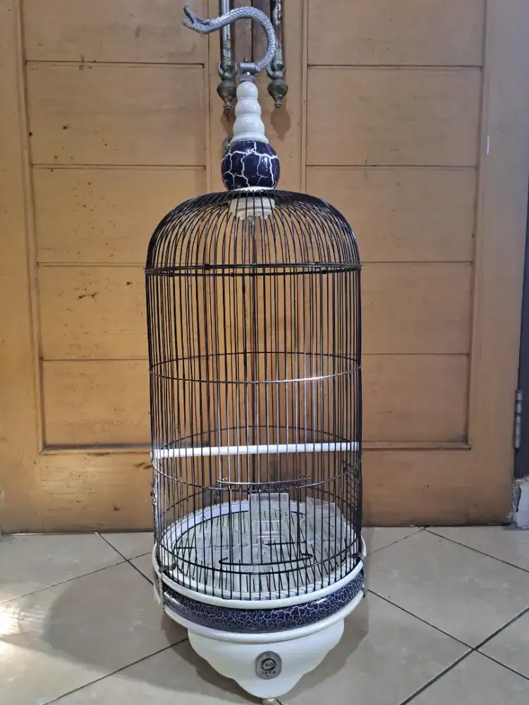 Ebod jaya, sangkar burung lovebird, besi dan kayu