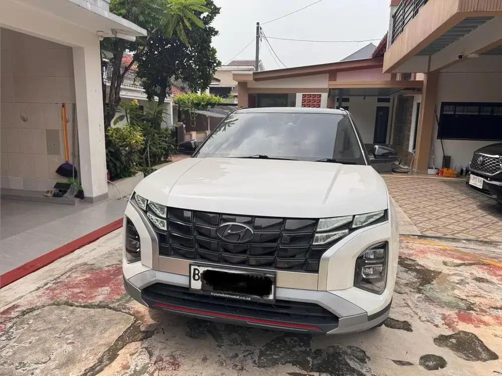Hyundai Creta Prime 2022 two tone AT (serv record low km)