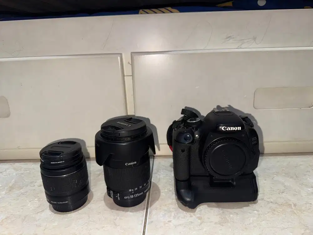 Canon 600D dan lensa canon 18 - 135 dan lensa canon 18 - 55 mm