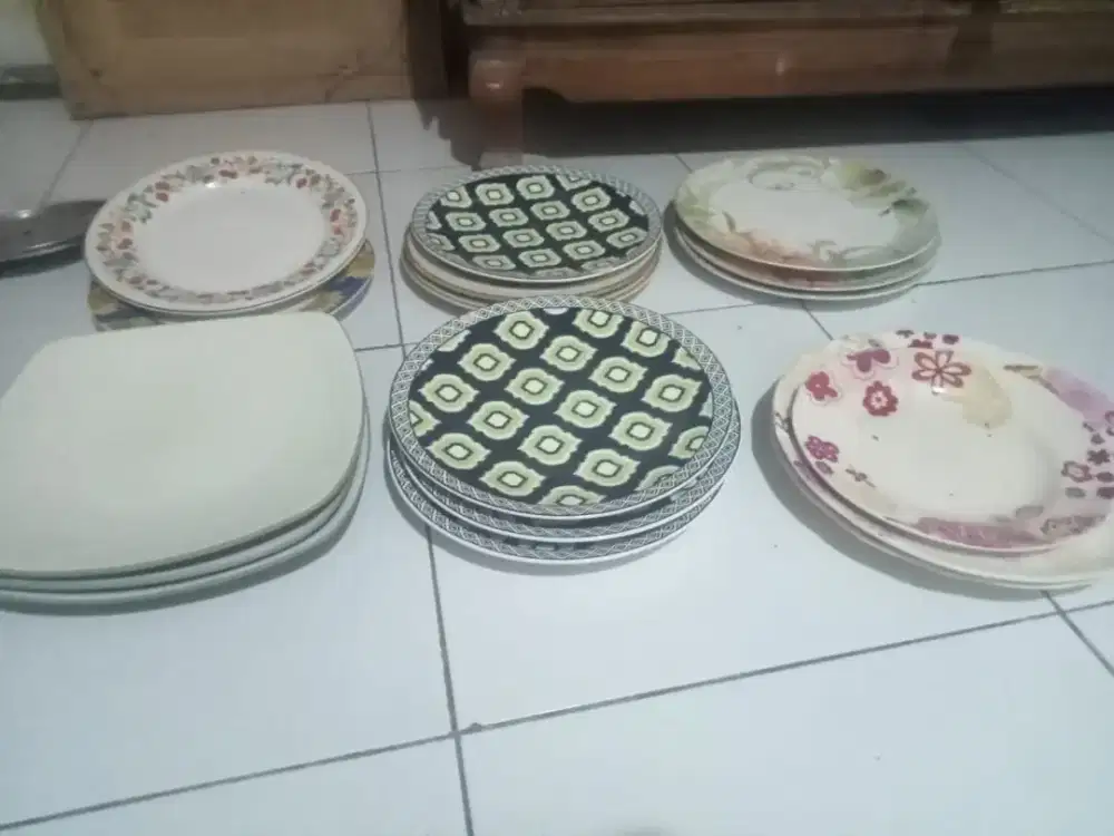Perabotan dapur dan perlengkapan makan