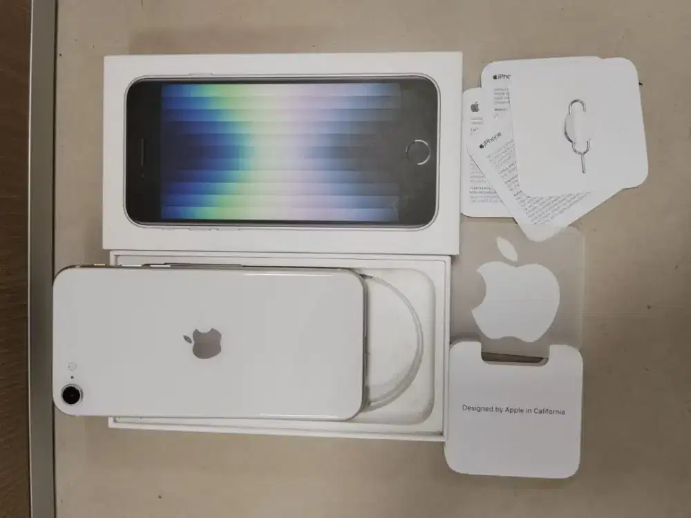 Iphone se 3 64gb lengkao resmi
