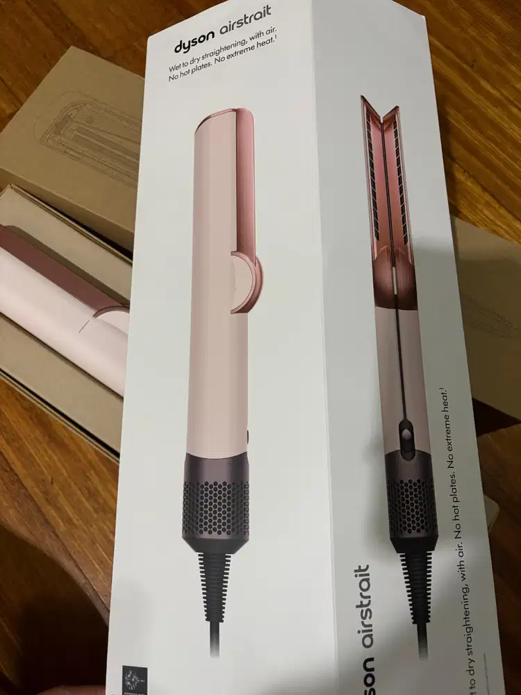 Dyson Airstrait HT01