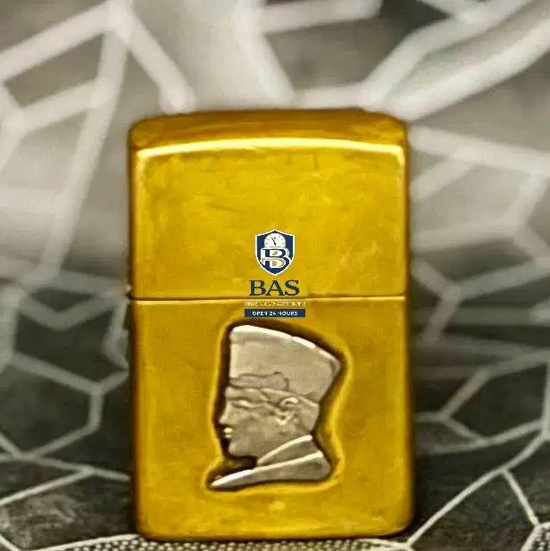 Zippo Original 1997 Profil Soekarno – Vintage Langka Insert Cerutu