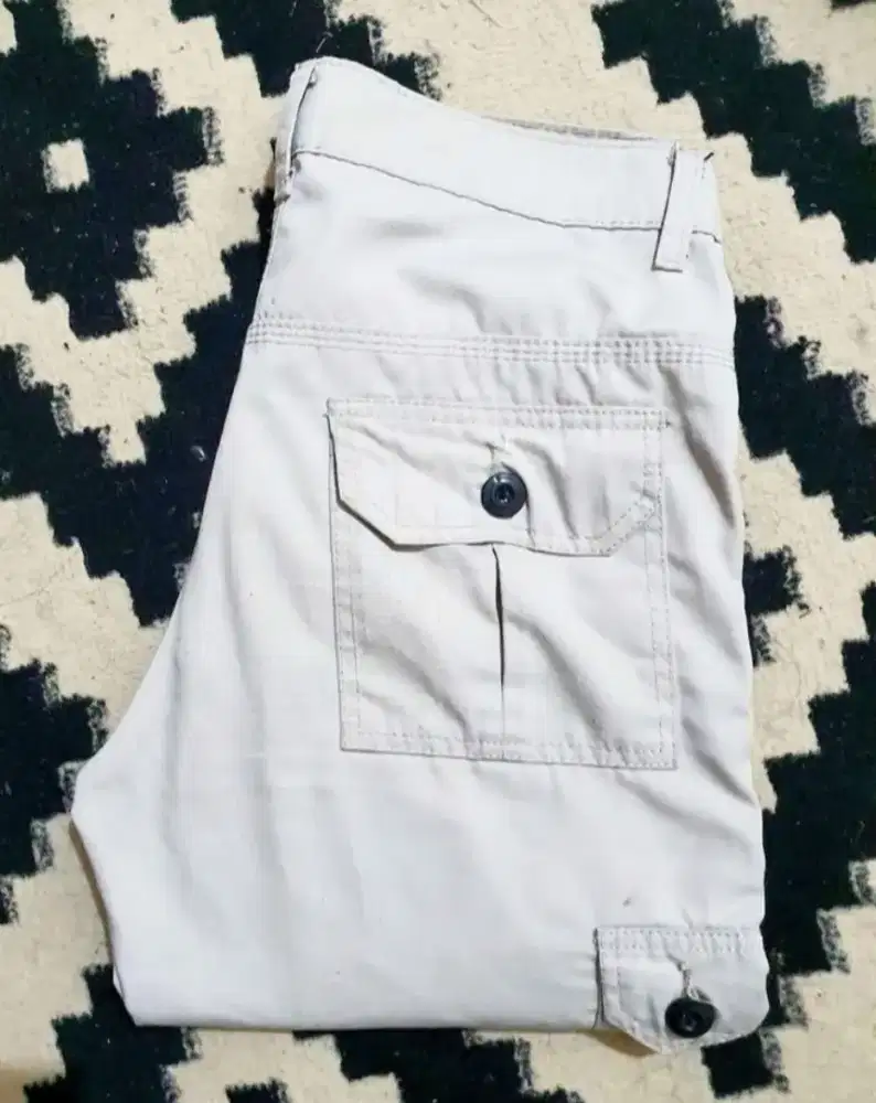 Celana panjang cargo krem