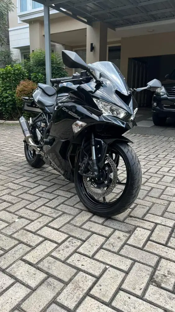DIJUAL CEPAT Kawasaki ZX-25R Non ABS Tahun 2022