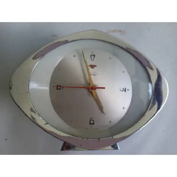 Vintage  HERO Jam meja / wekker ini di buat di era 60 - 70' an denga
