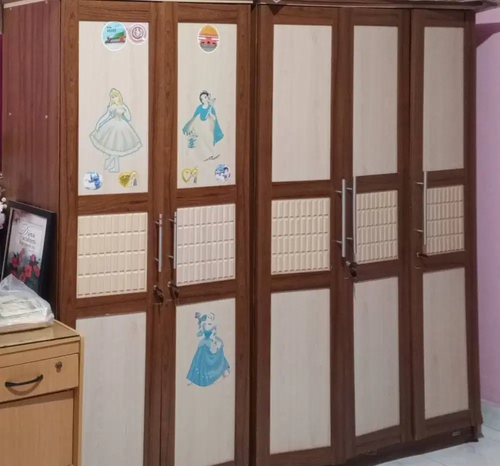 Lemari Pakaian Minimalis 3 Pintu & 2 Pintu Preloved Bagus Terawat