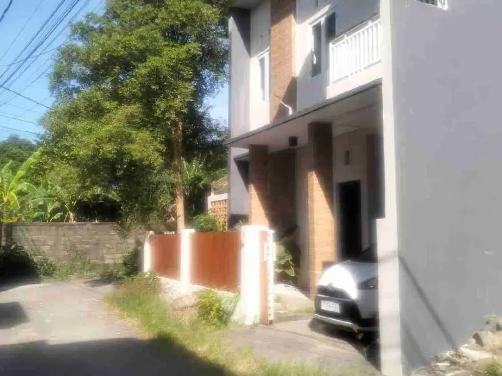 di jual rumah lantai 2 kawasan sanur jalan Danau Tempe 1