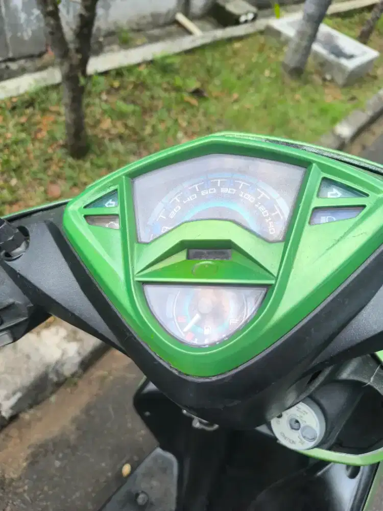 Yamaha Xeon 2012 warns hijau