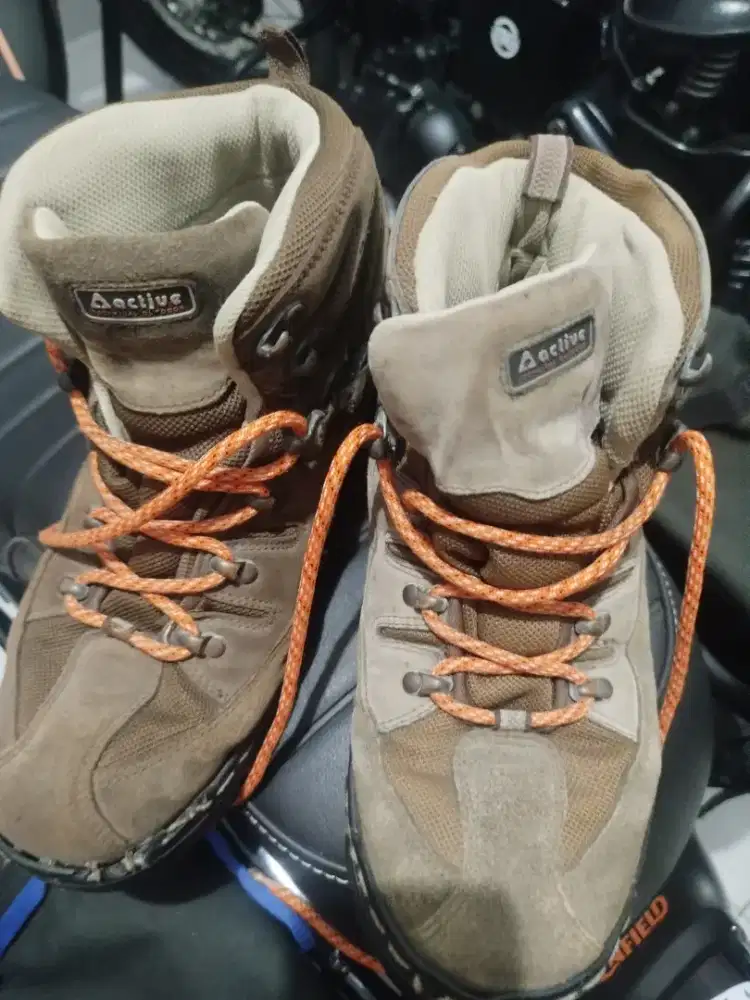 Sepatu gunung aktive nomor: 43 sol vibram