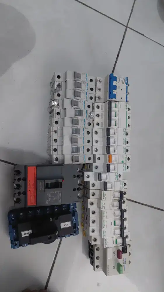 Mcb .mccb .cos.masih mulus