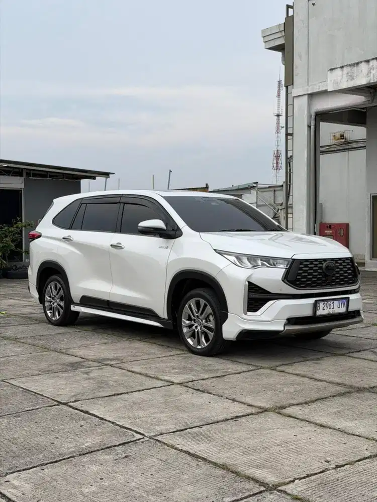 (Km Low 40ribu Record) TOYOTA INNOVA ZENIX 2.0 Q HYBRID MODELISTA 2023