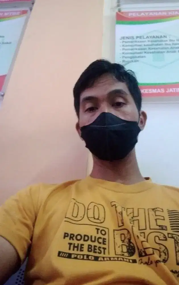 Menawarkan jasa ojek
