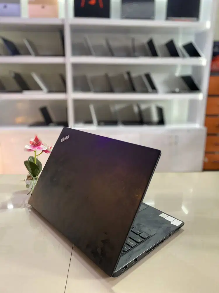 LENOVO THINKPAD T460S 	INTEL CORE I5-6300U RAM 12 GB SSD 256 GB