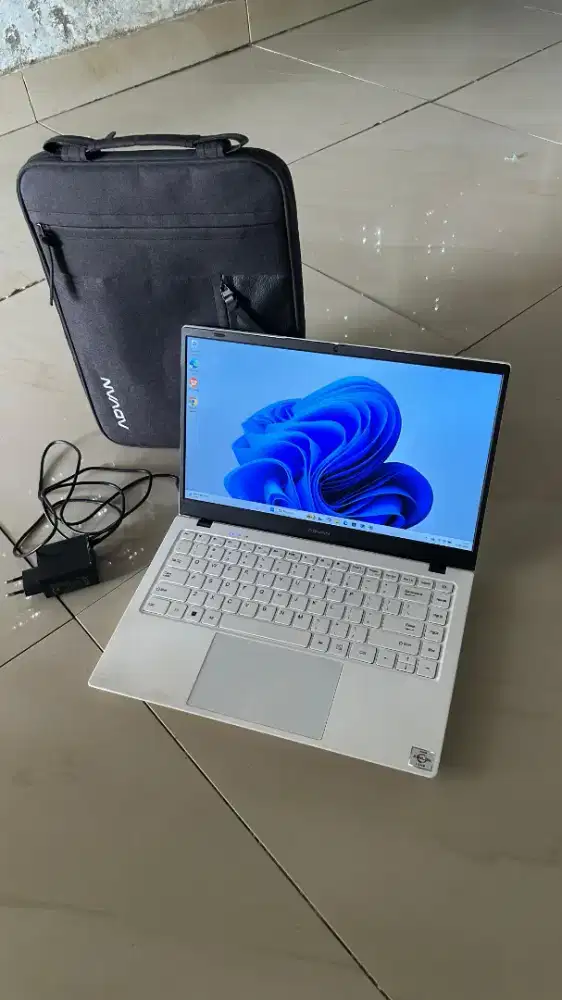 Advan Soulmate X - Amd 3020e Athlon Silver - Ram 4 - Ssd 128 - Mulus