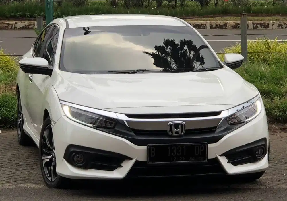 Honda Civic ES 1.5 Bensin CVT AT 2018 - Terawat & Sehat
