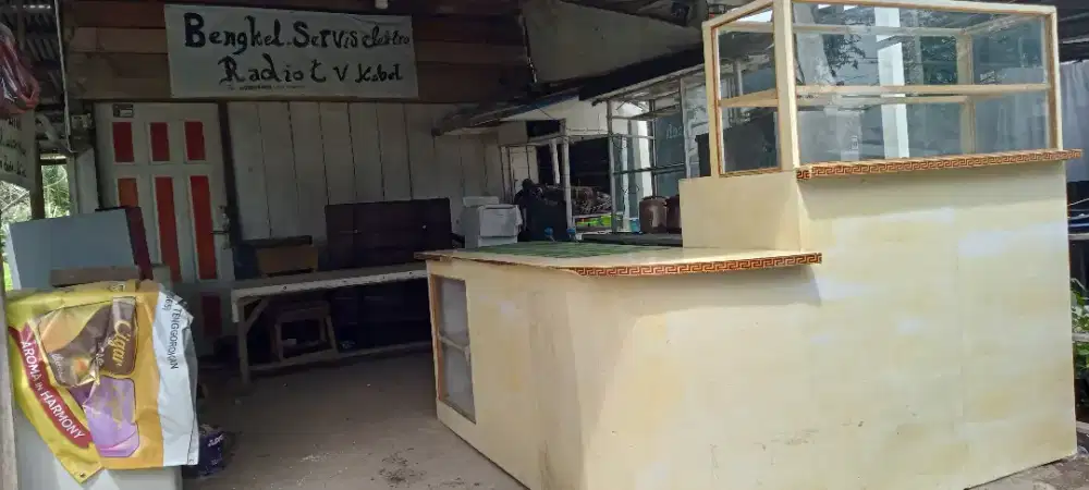 Meja kasir atau meja serba guna