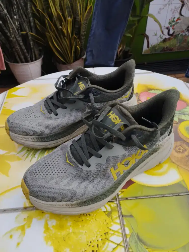 Sepatu Lari Hoka Challenger ATR 7