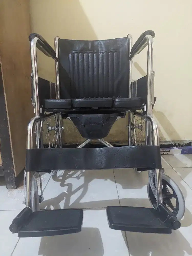 Kursi roda lipat GEA FS 609 bekas