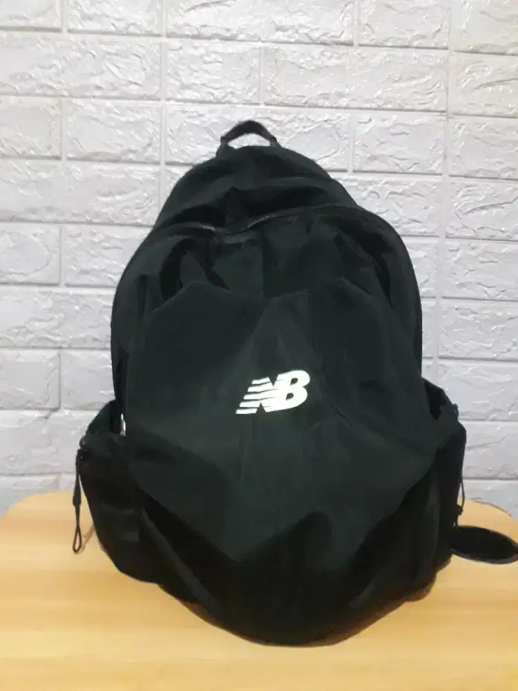 Tas second NB warna hitam