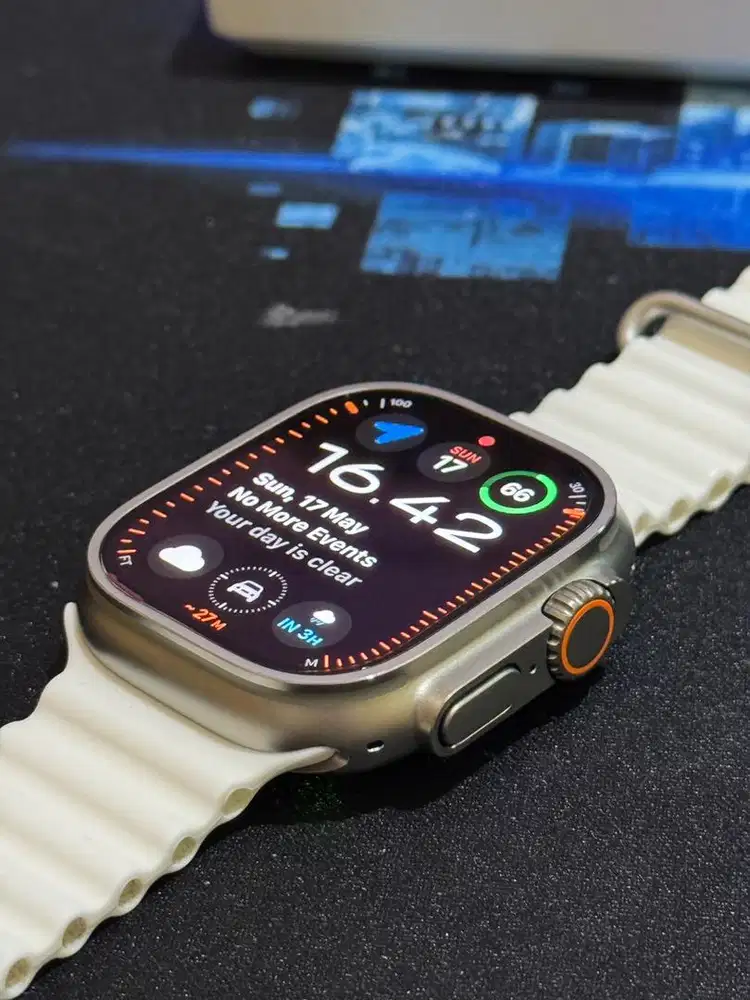 Apple Watch Ultra 3 Natural Titanium 49mm