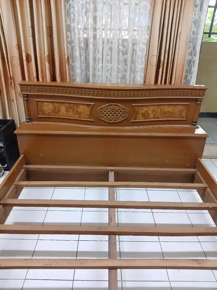 Dijual Dipan .ukuran 160x200m