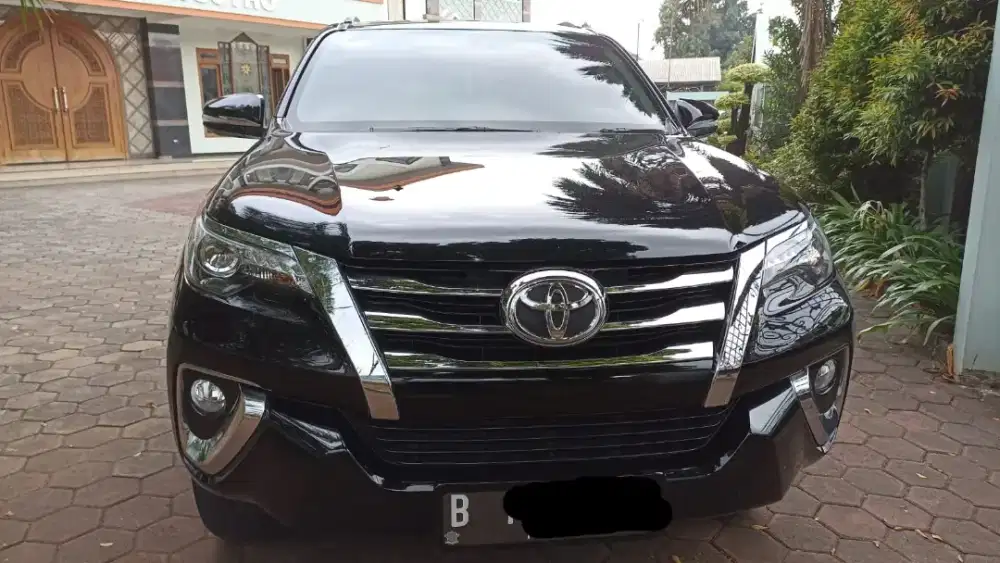 (km 70rb) fortuner vrz 2.4 AT 2017 tgn1 pribadi hitam