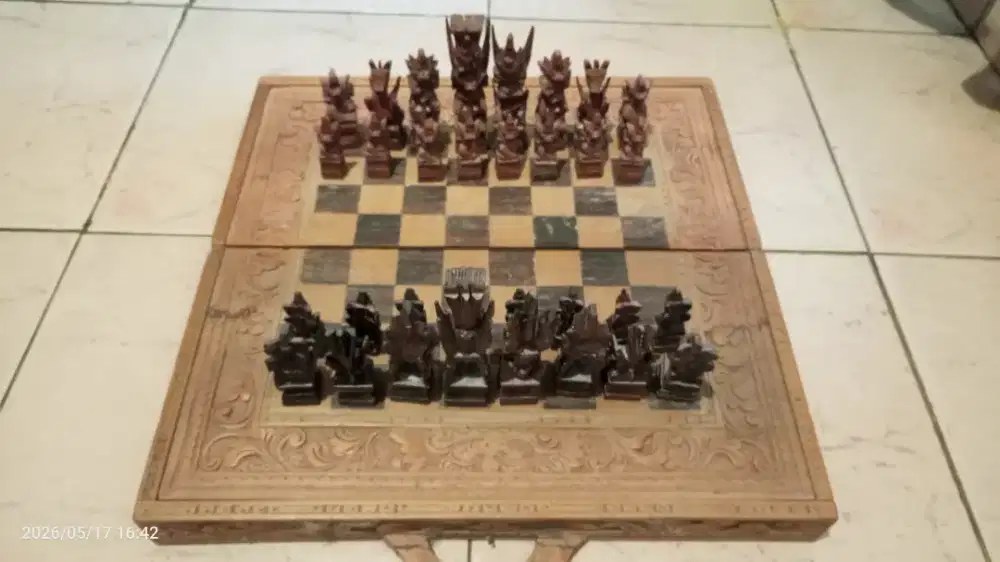Dijual catur kayu ukiran Bali