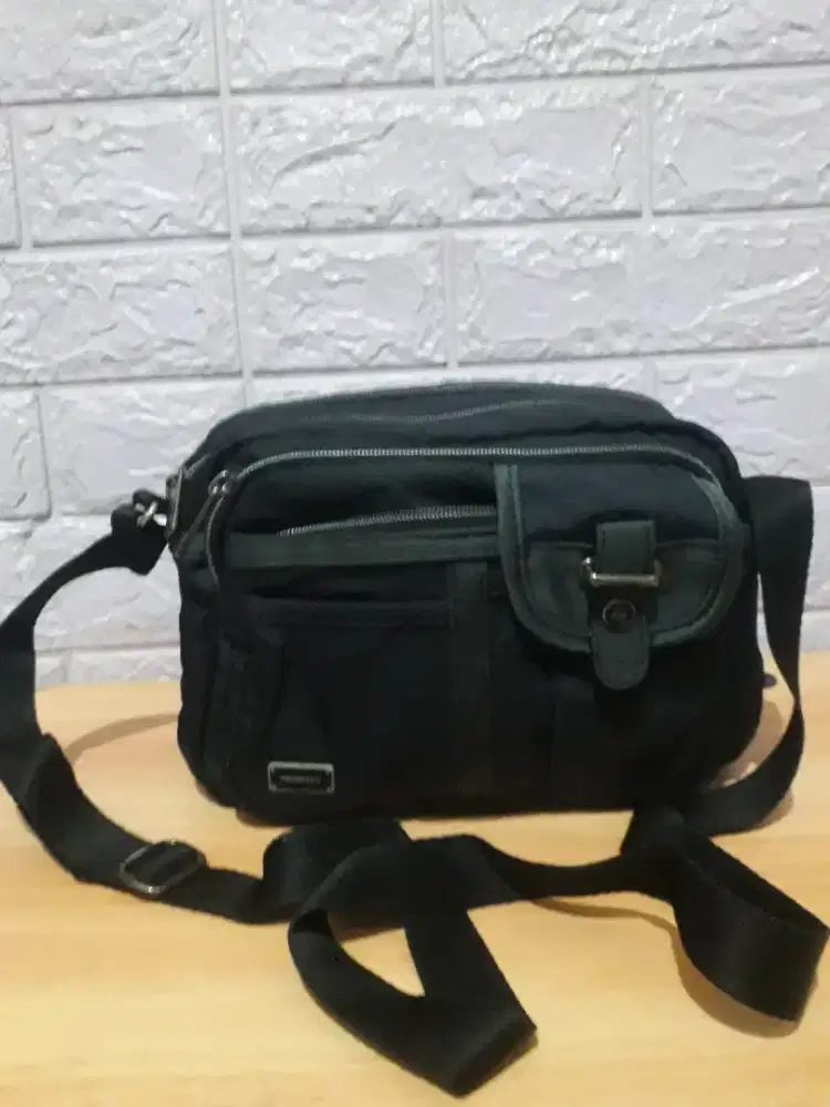Tas second Prospecs warna hitam